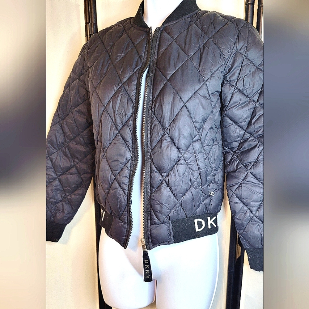 ✨ DKNY Girls Black Quilted Puffer Jacket • Cozy Winter Warmth 🖤❄️ - Picture 8 of 17